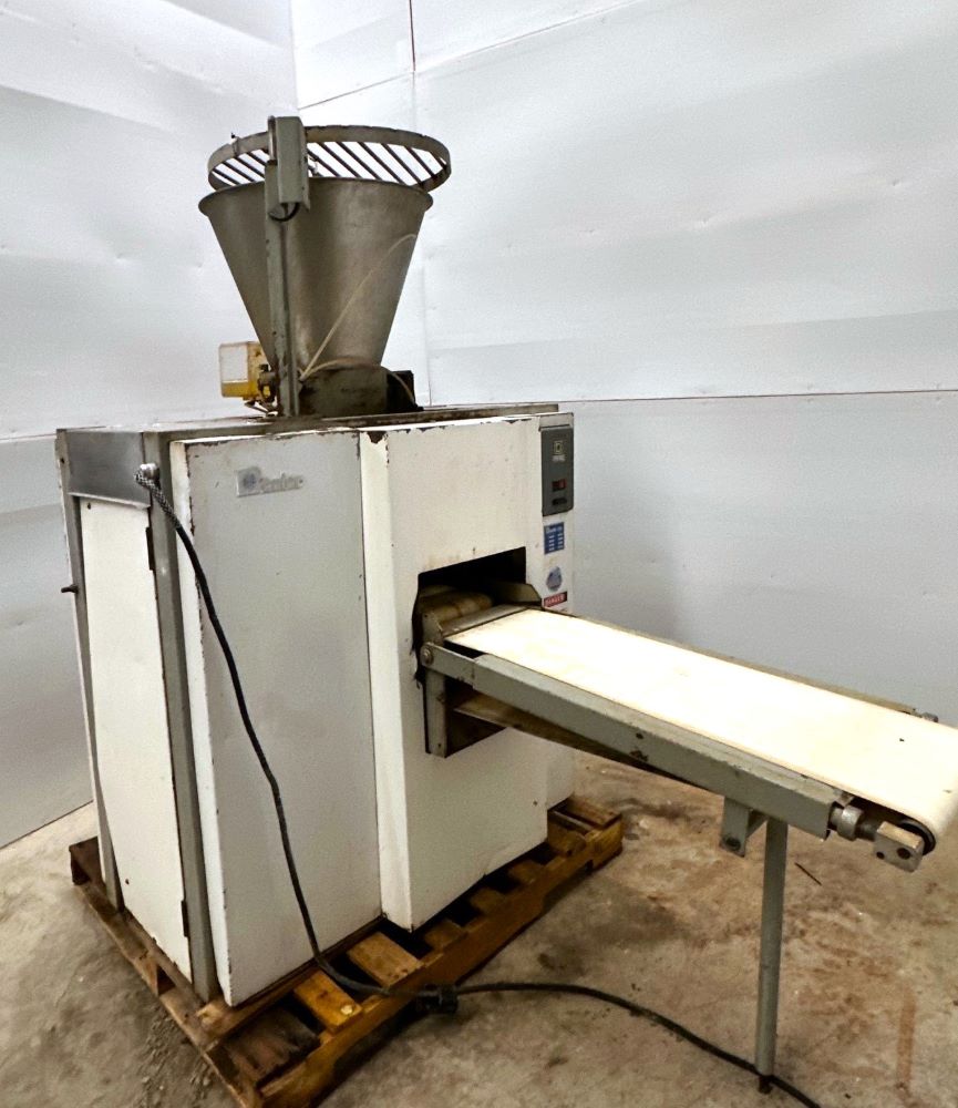 Benier Type B8012 Two Pocket Dough Divider. Serial# 0.3467. 208 Volt. 5.5 Amp. 3 Phase. 1 HP. 60 Hz. Previously used in sanitary application, bakery.  Video of unit running available. 