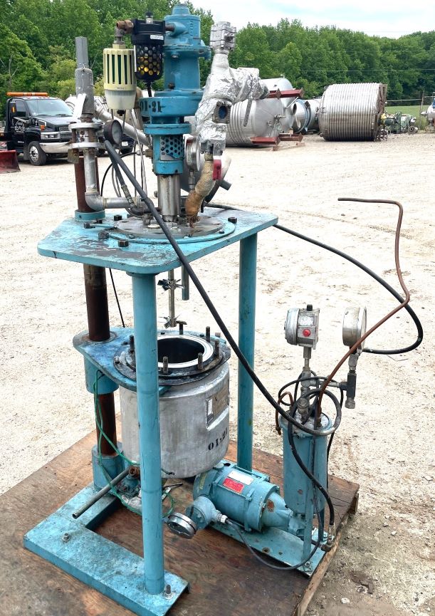 used approx 2 Gallon (8 Liter) Pilot Plant Reactor.  Stainless Steel. Built by American Reactor Corp. Rated 150/Full Vacuum @ 572 Deg.F. and -20 on both the shell and jacket. Has pump for mixer seal with reservoir with cooling capabilities.  Stainless Steel contact parts. Approx 8