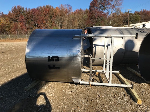 used 850 Gallon Stainless Steel Tank. 5'10