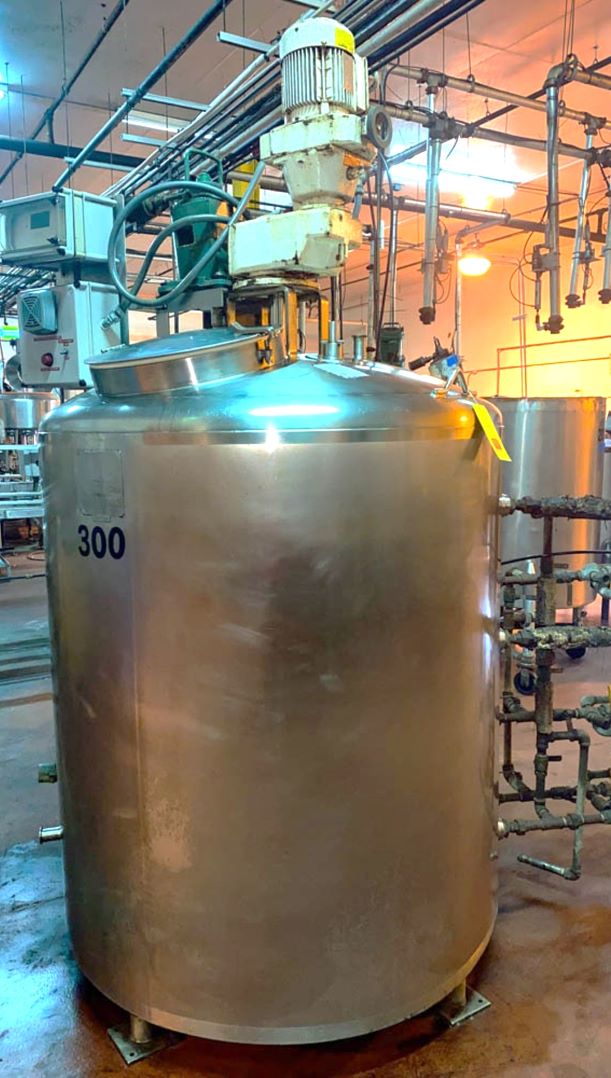 ***SOLD*** 300 Gallon Walker Jacketed 316LSS Kettle/Processor with Dual Motion Agitation. Has Electric powered Sweep and Air powered High speed prop mixer Model: XJAQ-33, S/N 95/T26A49.  Jacket rated 100 PSI @ 338 Deg.F. 46