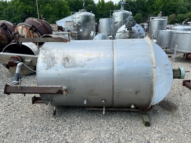600 Gallon Stainless Steel Mixing Tank. 48