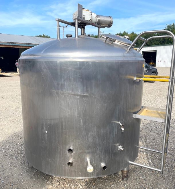 ***SOLD*** Approx 1000 Gallon Sanitary Stainless Steel Mix Tank. 6'2
