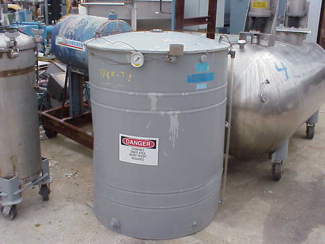 200 gallon Stainless Steel storage tank.  Flat bottom, open top with lift off lid.  1