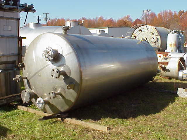 ***SOLD*** 2000 Gallon MUELLER, Jacketed Vacuum Vessel, Stainless Steel. Vertical. Vessel Rated 40 PSI and 7.5 PSI External (15.27 in.Hg.Vacuum) Internal. Jacket rated 90 PSI @ 210 Deg.F.. Jacket Volume  approx. 2.34 CU. FT. 60