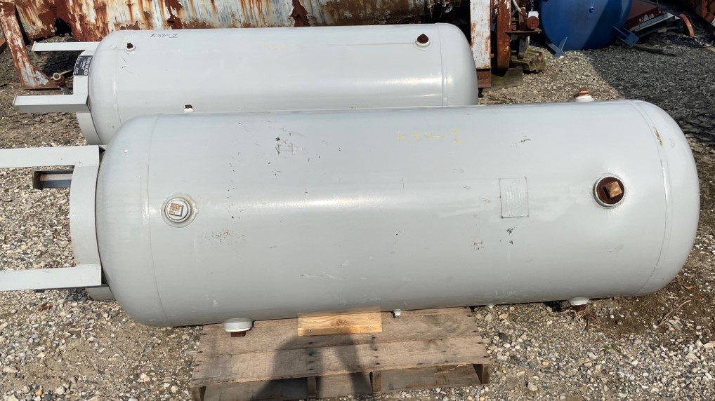 used 200 Gallon Air Receiver vessels. Rated 125 PSI @ 650 Deg.F.. 28