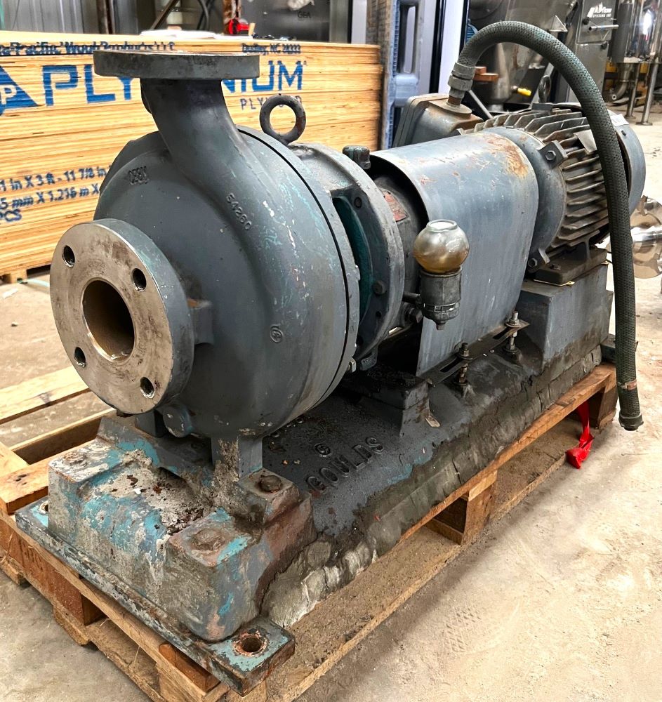 Goulds Stainless Steel Centrifugal Pump Model 3196MT. 3