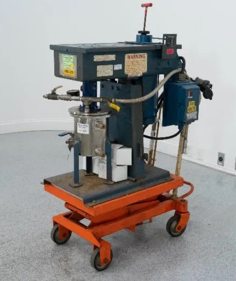 ***SOLD*** used Hockmeyer 2L High Speed Lab Vacuum Disperser, SN: 89-6867. Model 2L.  Mixing chamber is 6
