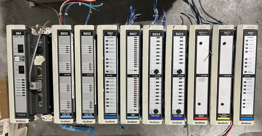 Modicon 984 Series AS-H827-209. Complete rack.