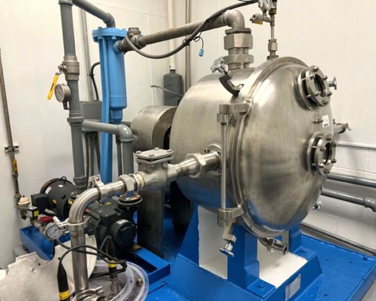 Cornell Versator model D-26 Deaerator/Defoamer. Stainless Steel contact parts. Driven by Explosion Proof 15 HP, 230/460 v, 1765 RPM  Mounted on portable base with 7.5 HP Busch vacuum pump model LT0170. Last used in Sanitary application in Pharmaceutical plant. 