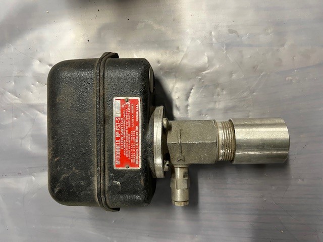 McDonnell & Miller No. FS7-SD Flow Switch.  Max Temp 300 F. Pressure up to 1000 PSI.