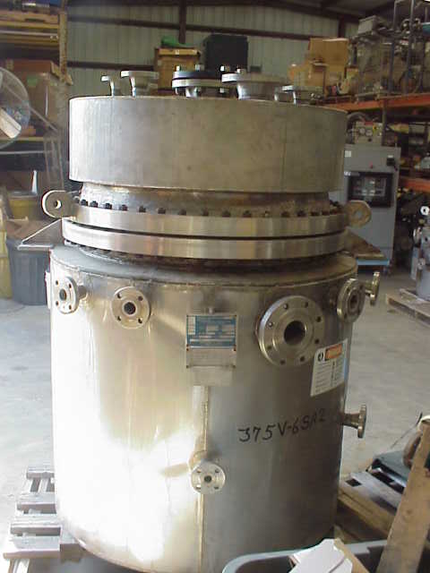 200 Gallon (approx.) 316L Stainless Steel Reactor.  Dish bottom and top. Rated 150/Full Vacuum @ 375 Deg.F internal.  Jacket rated 150/Full Vacuum @ 375 Deg.F.  Top openings: 1-1.5