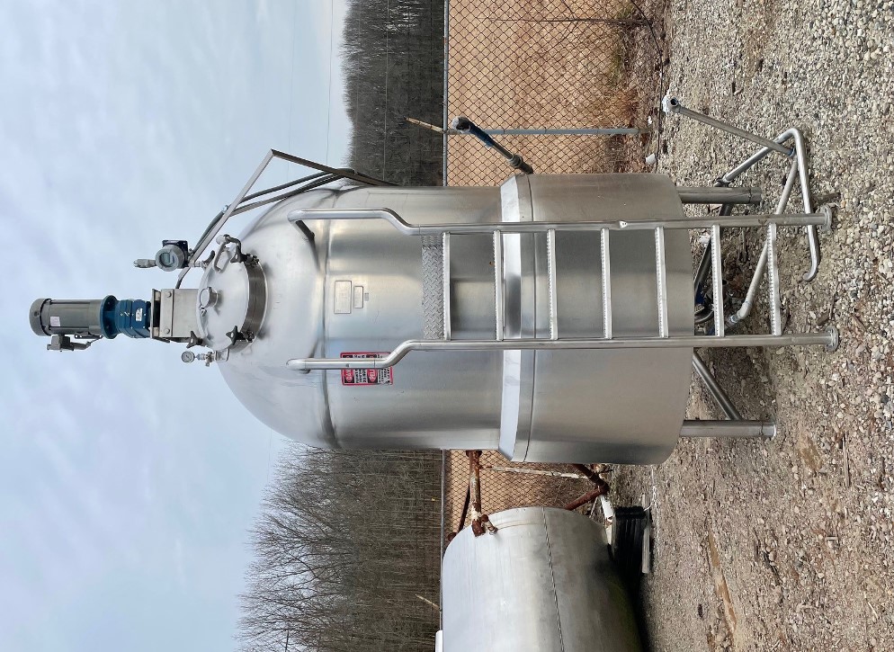 used 400 Gallon LEE Jacketed Vacuum Rated Mix Kettle with Scrape Agitation. Model 400D7S. 316 Stainless Steel. Vacuum Pan. Sanitary Vessel Rated for Full Vacuum.  Jacket Rated 90 PSI @ 332 Deg.F.  Agitator is 3/2 HP, 230/460-190/380 Volt, 1760/1460 rpm into gear box with 18:1 ratio.  National Board# 6444. Kettle is 13' OAH x 5'3