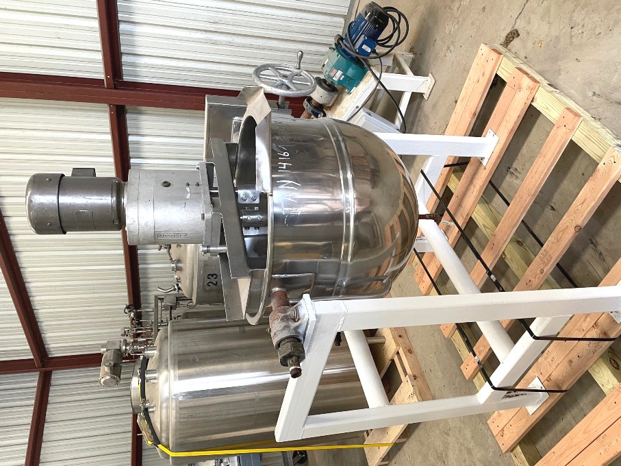 used GROEN 60 Gallon Stainless Steel Double Motion Jacketed Mix kettle with Tilt. Model DN/TA-60. Has sweep with scrapers and tree mixers. Jacketed rated 125 PSI @ 353 Deg. F. Stationary baffle for temperature probe with digital readout, SS legs, manual tilt. Last used in sanitary food plant. 