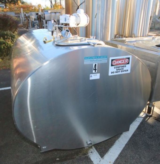 used 500 Gallon Mueller HiPerform Stainless Steel Sanitary Jacketed Mix Tank. Horizontal Insulated refrigeration jacket.  S/N 74079, Internal Tank Dims.: 91