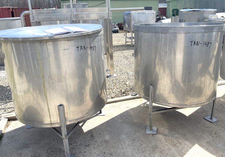 ***SOLD*** (1) 300 Gallon 316 Stainless Steel tank.  Open Top and Slope bottom to a 2