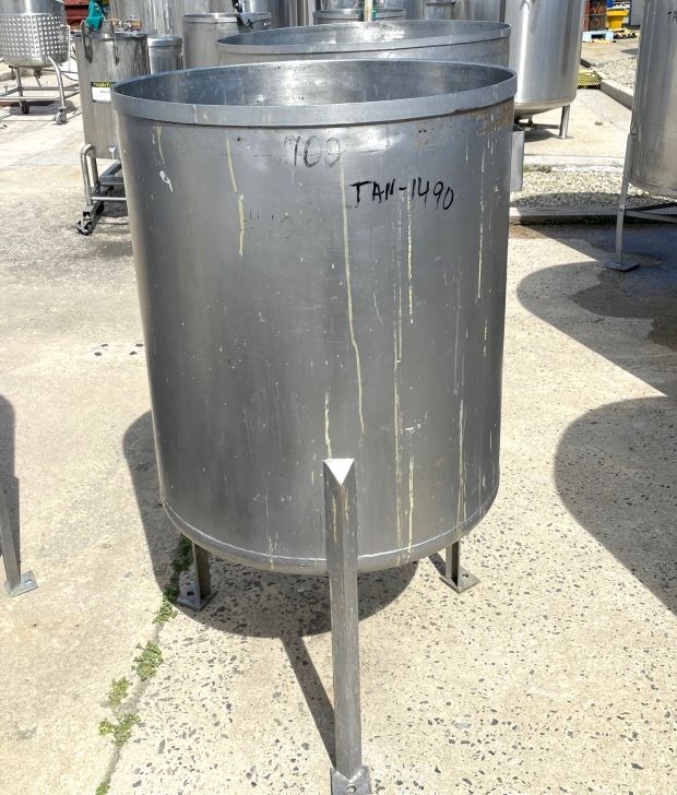 ***SOLD*** 100 Gallon 316 Stainless Steel tank.  Open Top and Slope bottom to a 1.5