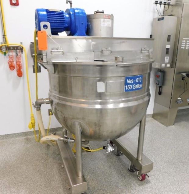 150 Gallon Jacketed Double Motion Mix Kettle.  Built by JC Pardo.  Rated 125 PSI @ 350 Deg.F. Portable on wheels.  Hinged lids.  No scrapper blades installed.  Tested and ready to go. Last used in Sanitary Pharmaceutical application.