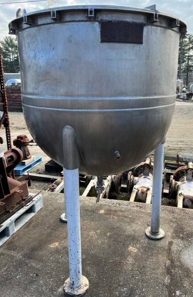 used 200 Gallon Lee Jacketed Kettle. Jacket rated 90 PSI @ 330 Deg.F. Height from floor to top lip is 74