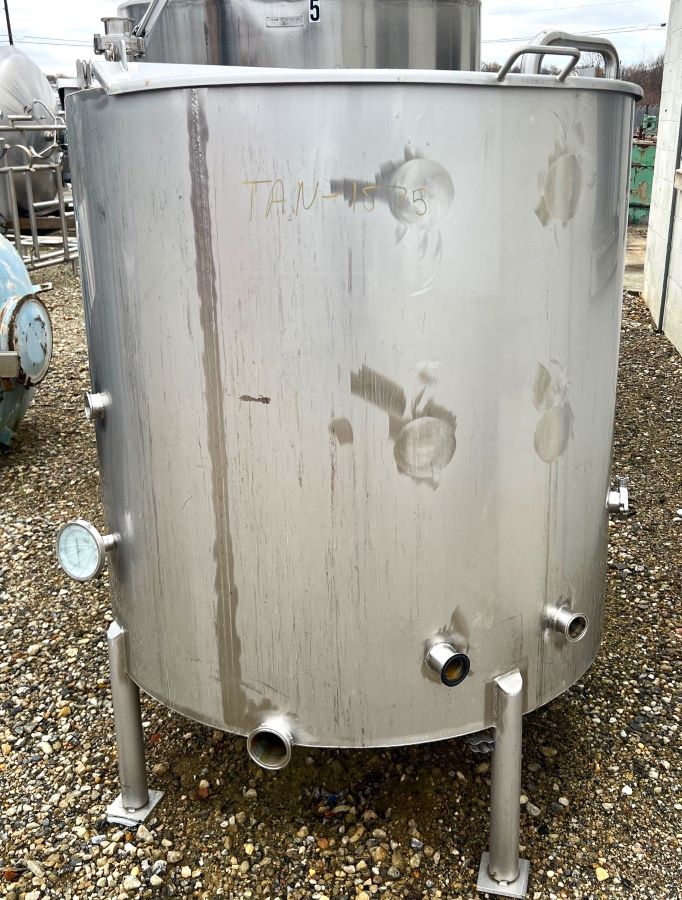 400 Gallon Stainless Steel Tank. 4' dia. x 4' T/T. Flat top with hinged lids.  Slope bottom. 5'6