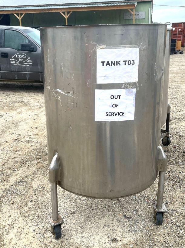 ***SOLD*** used 200 Gallon Stainless Steel Tank. 3'2