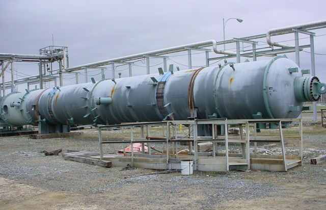 25000 Gallon (3252 Cu.FT.) UNUSED FCC Hydrotreater Reactor. Vertical Pressure vessel.  High pressure, rated 600/FV PSI @ 650 Deg.F. 8' dia. x 62' T/T.  . Quoted AIWI, ready to load.