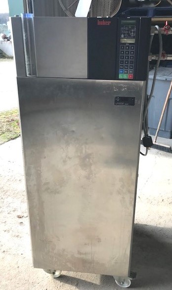 ***SOLD*** used Huber Unistat 390W S22, Refrigerated Heating Circulator/Chiller. Temperature range: -90 to +150 °C. 480 Volt/3ph/60Hz. S/N 49282-01. Rated 25 Bar. 
