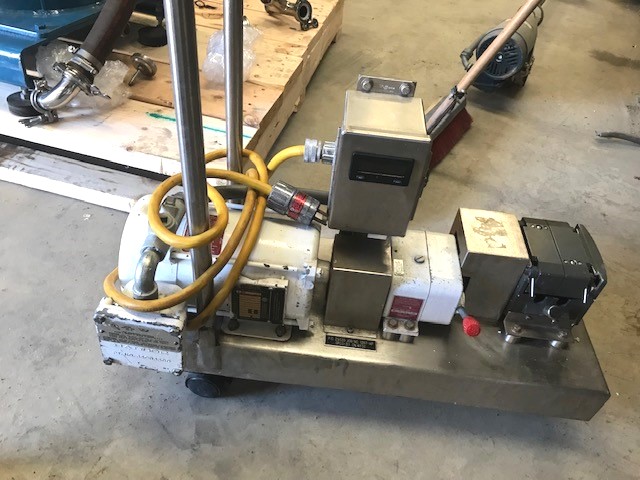 used Watson Marlow Peristaltic Pump. 1/4 HP.  Unit mounted on portable cart. 1/4 HP, 115/208-220 volt XP motor. Believed to be a model 505L. Pumphead has low inertia stainless steel rollers and twin offset tracks to provide smooth flows using double tube elements, or two individual tubes up to 9.6mm bore with 2.4mm wall thickness. 0-0.92 GPM, Flow rates from 4 microliters/min up to 3.5 liters/min
