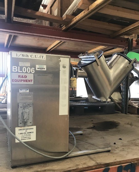 used Gemco 4 Quart, (1/8th Cu.Ft.) Twin Shell V Blender. Stainless Steel. S/N LB-86705. Shells are 6