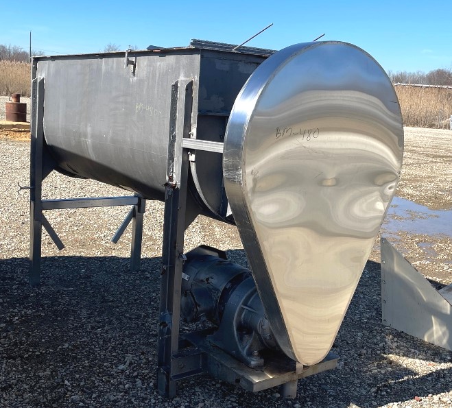 Used Day 50 Cu.Ft. Stainless Steel ribbon blender.  Trough is 8' lgth. x 3' wide x 3' deep.  Equipped with drive 220/440 volt (nameplate unreadable). Unit is stainless Steel clad. 6